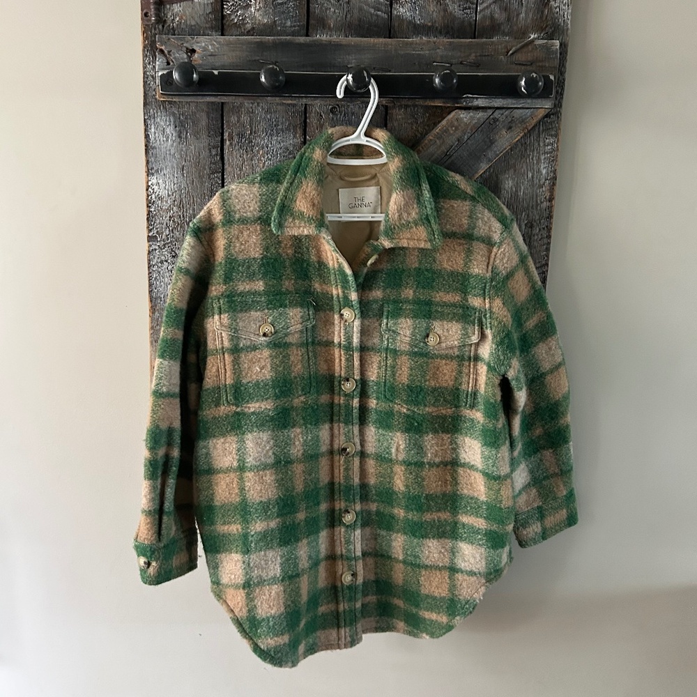 Women's Aritzia Wilfred Free The Ganna Taupe & Green Plaid Shacket